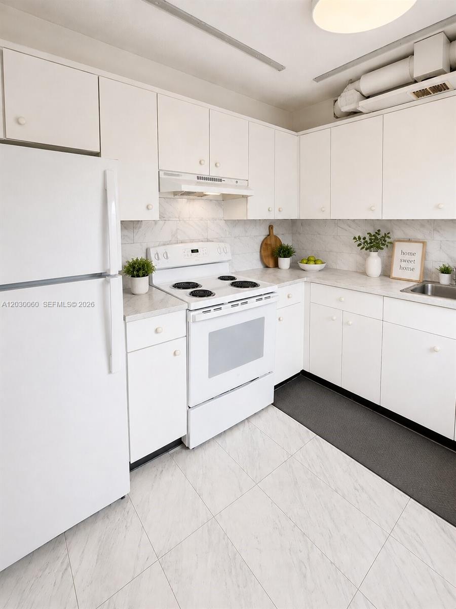 NEW HAMPTON AT CENTURY VI - Residential