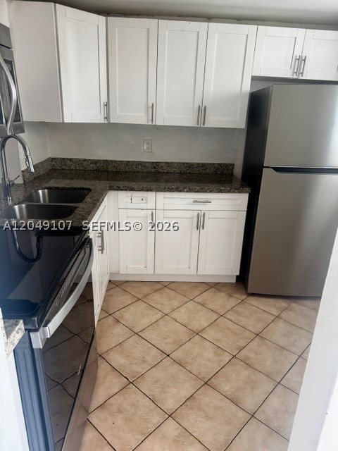Spacious 2/1 unit located in Lauderhill near turnpike, parks, and shopping. 
Water is included in the rent. 
 Laundry facilities on each floor. One parking space is included. Elevator and community pool.
BRING YOUR VOUCHER.
Property will be painted.