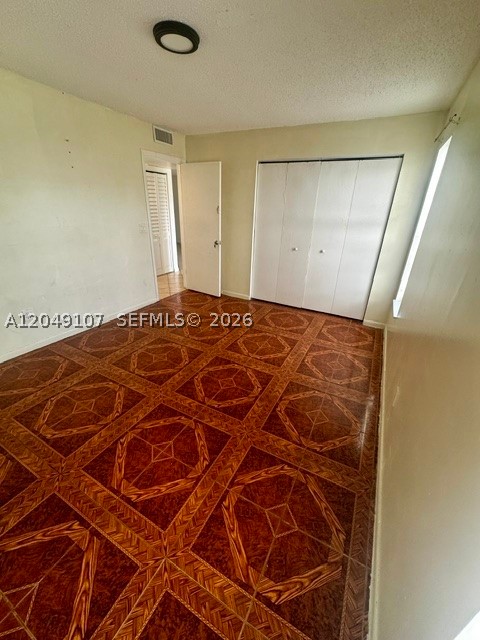 BROOKFIELD SQUARE CONDO - Residential Lease