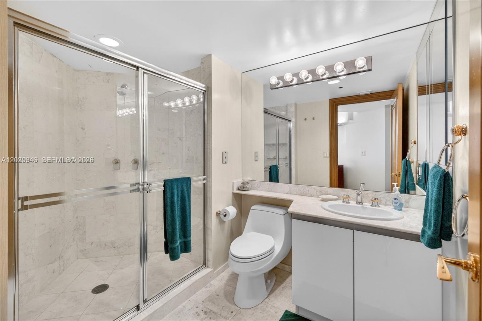 2600 ISL BLVD WILLIAMS IS - Residential