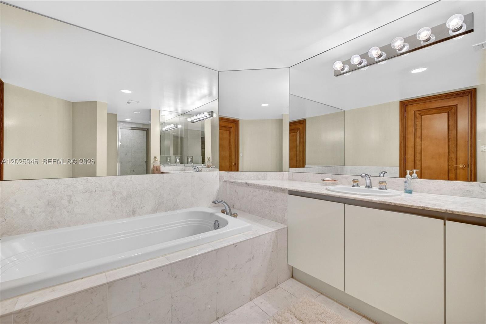 2600 ISL BLVD WILLIAMS IS - Residential