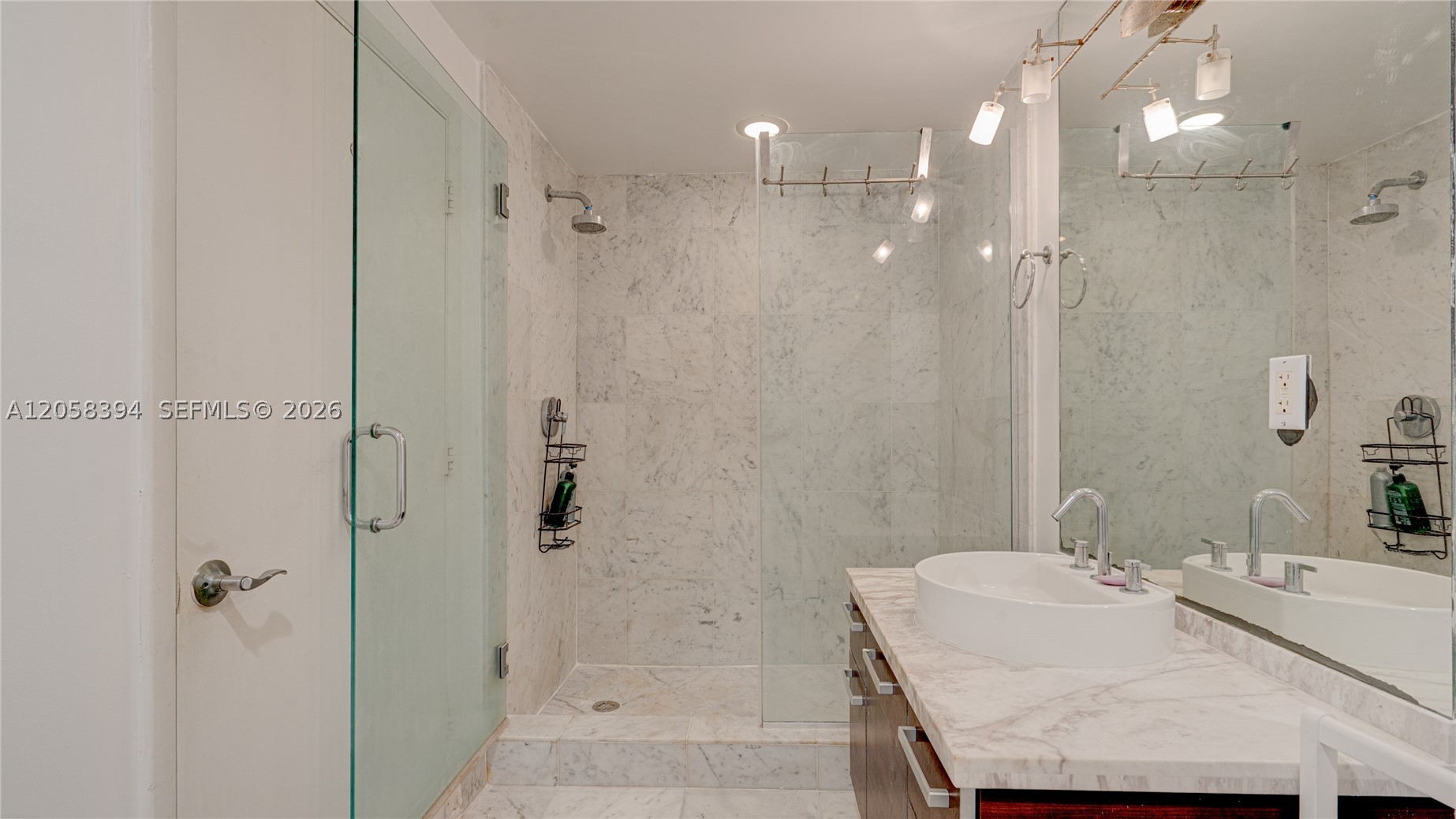 VIZCAYNE NORTH CONDO - Residential