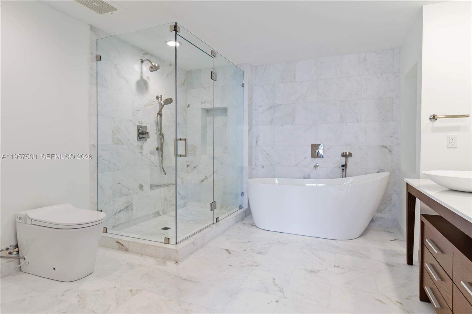 ICON BRICKELL NO TWO - Residential