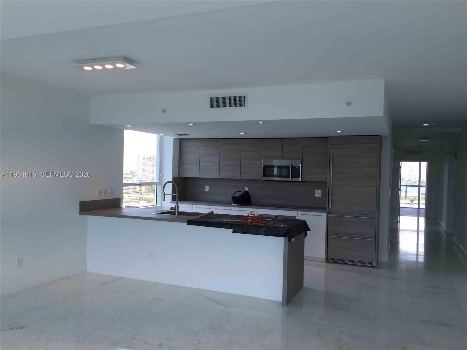 400 SUNNY ISLES CONDO WES - Residential