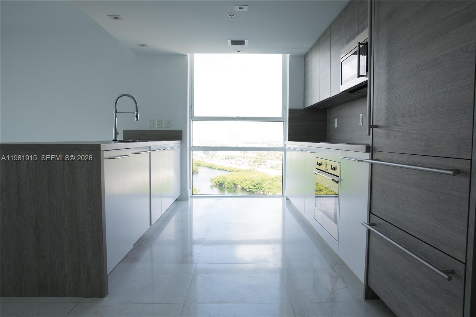 400 SUNNY ISLES CONDO WES - Residential