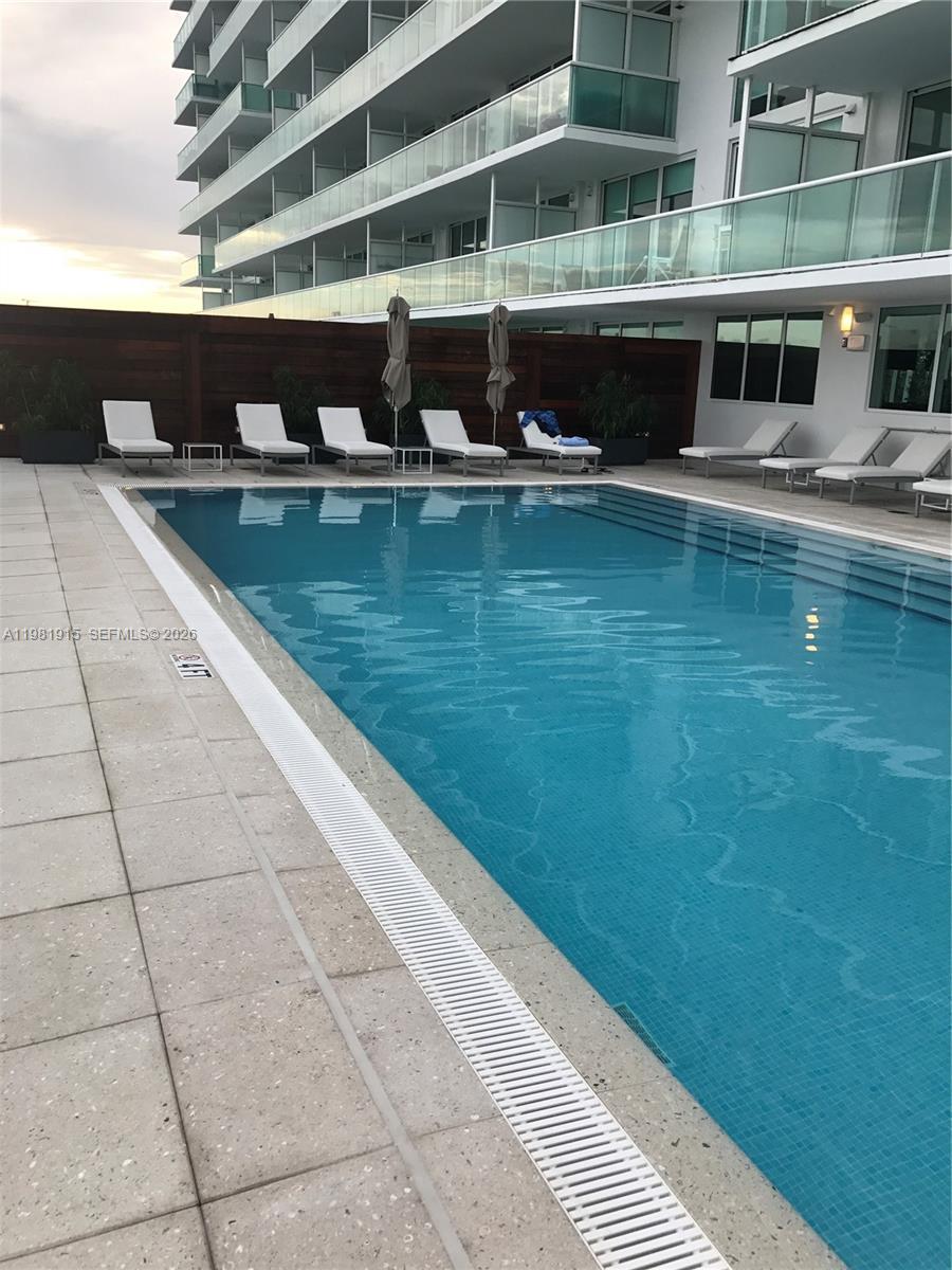 400 SUNNY ISLES CONDO WES - Residential