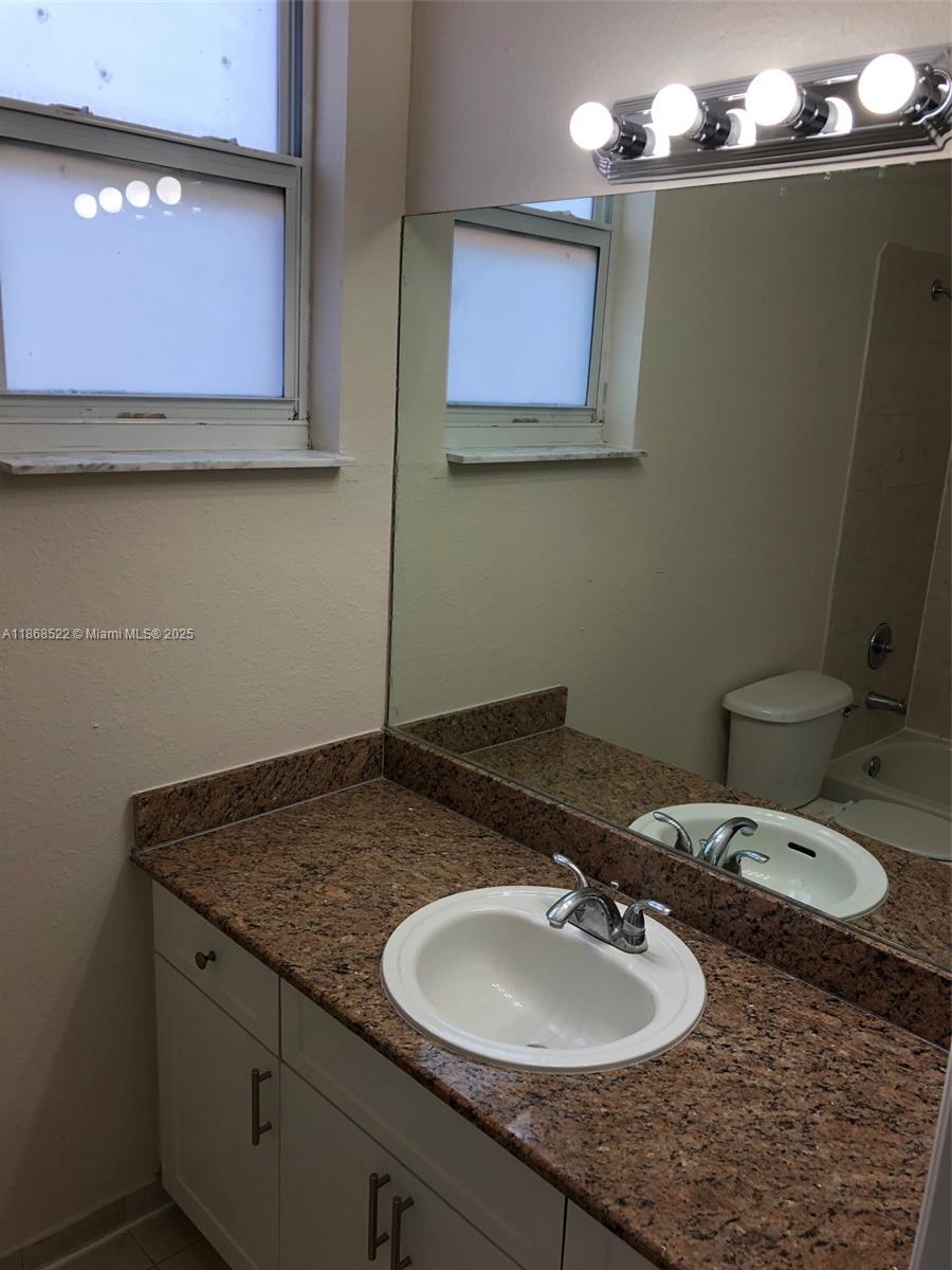 HENDERSON PARK CONDO - Residential Lease