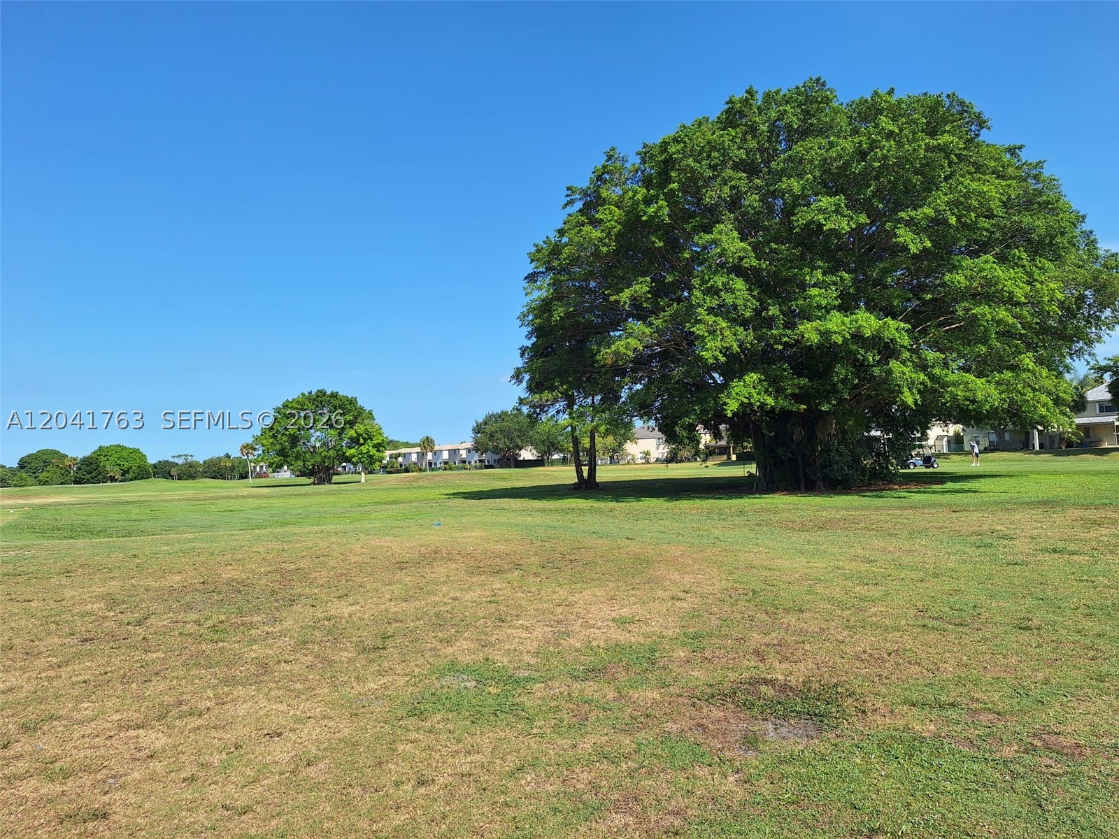 SPYGLASS CONDOMINIUM 1 - Residential Lease