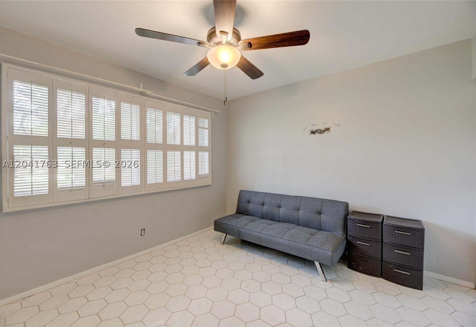 SPYGLASS CONDOMINIUM 1 - Residential Lease