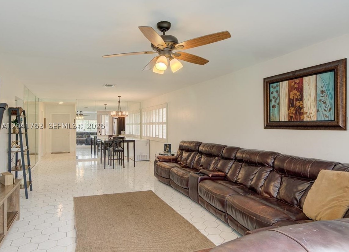 SPYGLASS CONDOMINIUM 1 - Residential Lease