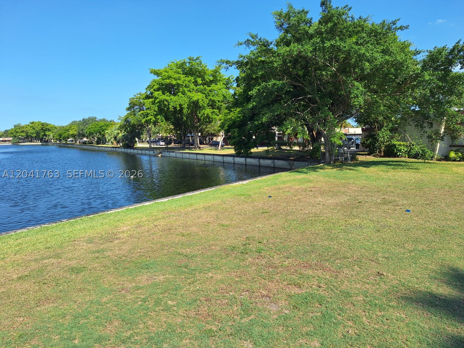 SPYGLASS CONDOMINIUM 1 - Residential Lease