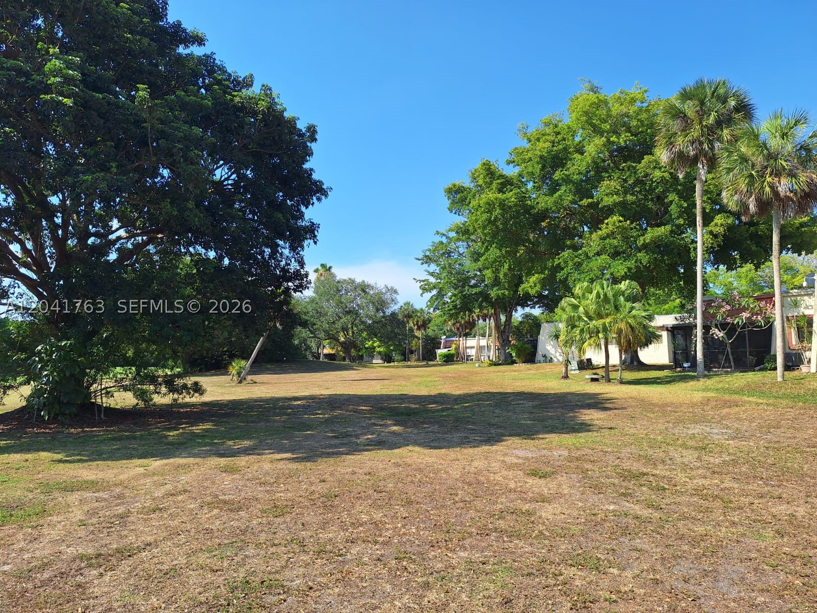 SPYGLASS CONDOMINIUM 1 - Residential Lease