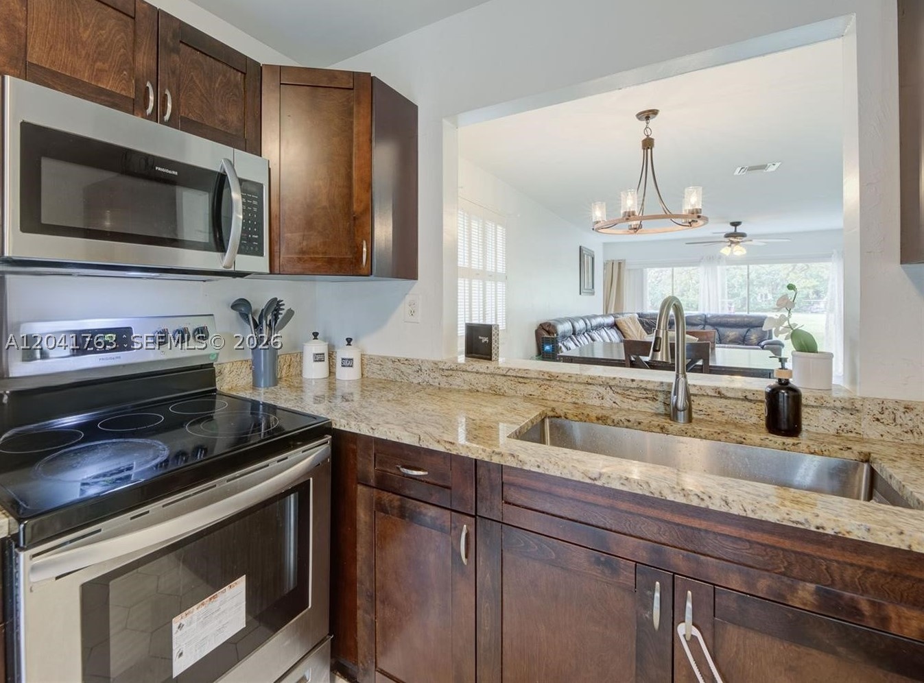 SPYGLASS CONDOMINIUM 1 - Residential Lease