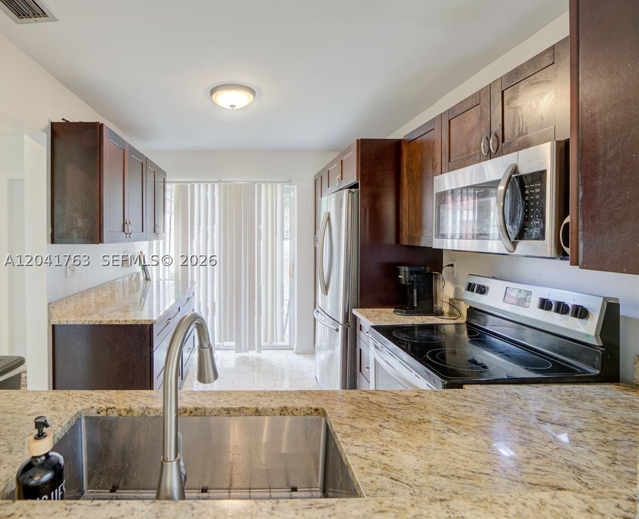 SPYGLASS CONDOMINIUM 1 - Residential Lease