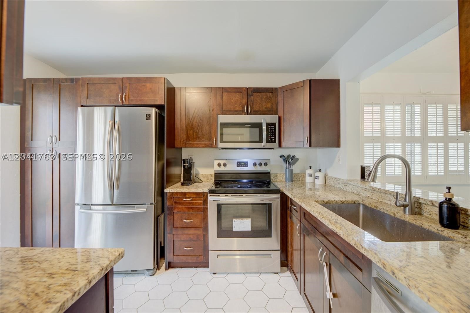 SPYGLASS CONDOMINIUM 1 - Residential Lease
