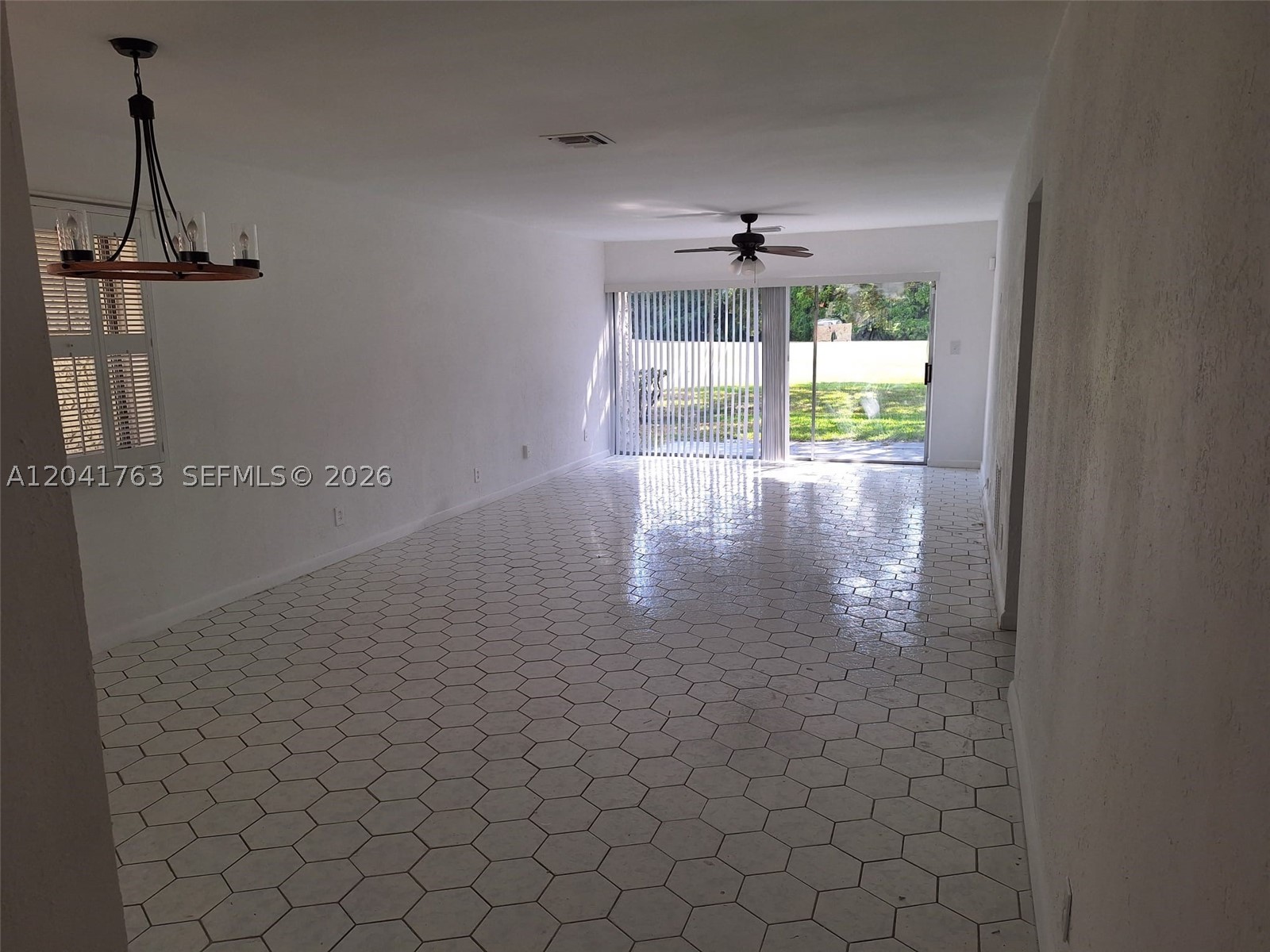 SPYGLASS CONDOMINIUM 1 - Residential Lease