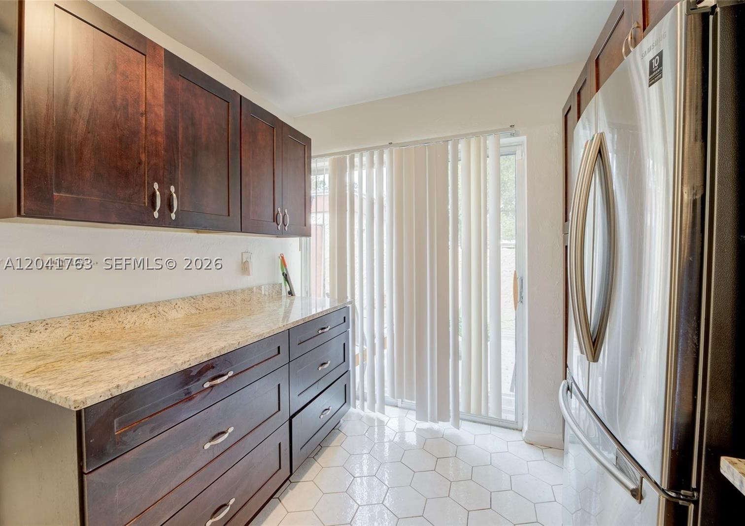SPYGLASS CONDOMINIUM 1 - Residential Lease