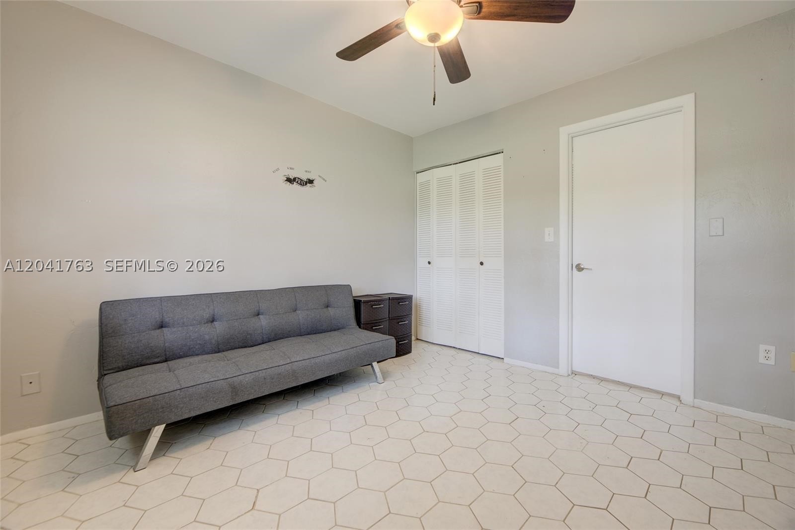 SPYGLASS CONDOMINIUM 1 - Residential Lease