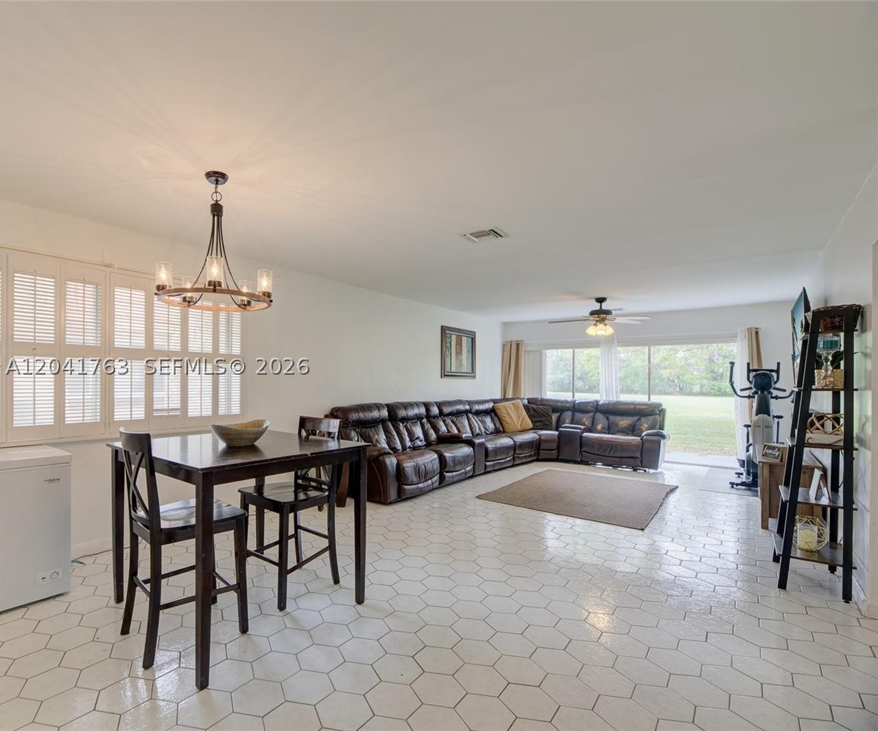 SPYGLASS CONDOMINIUM 1 - Residential Lease