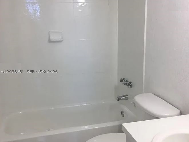 BAYVIEW PALMS CONDO - Residential Lease