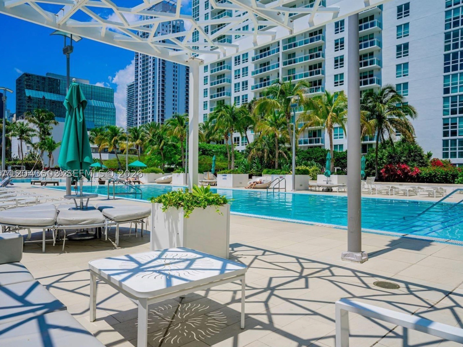 THE PLAZA 901 BRICKELL CO - Residential Lease