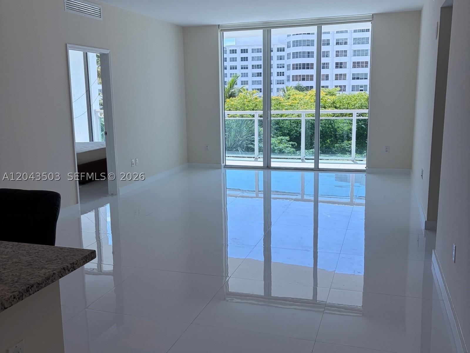 THE PLAZA 901 BRICKELL CO - Residential Lease