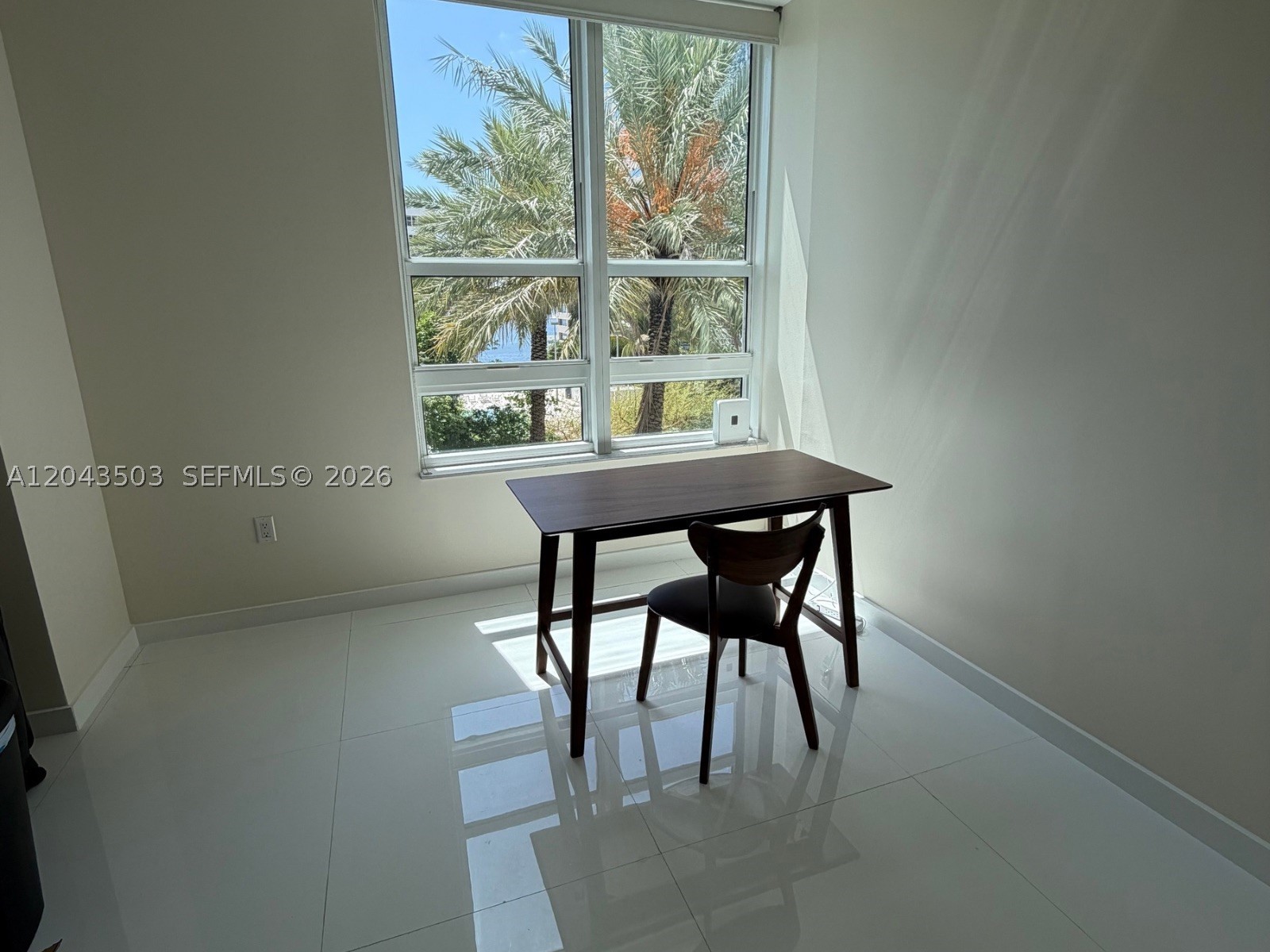 THE PLAZA 901 BRICKELL CO - Residential Lease