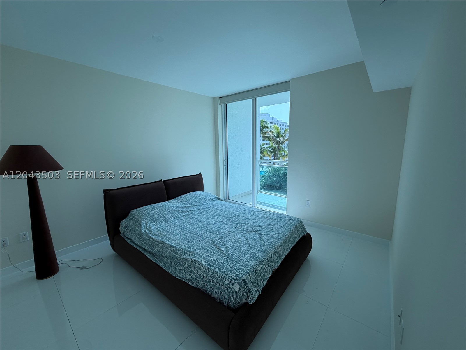 THE PLAZA 901 BRICKELL CO - Residential Lease
