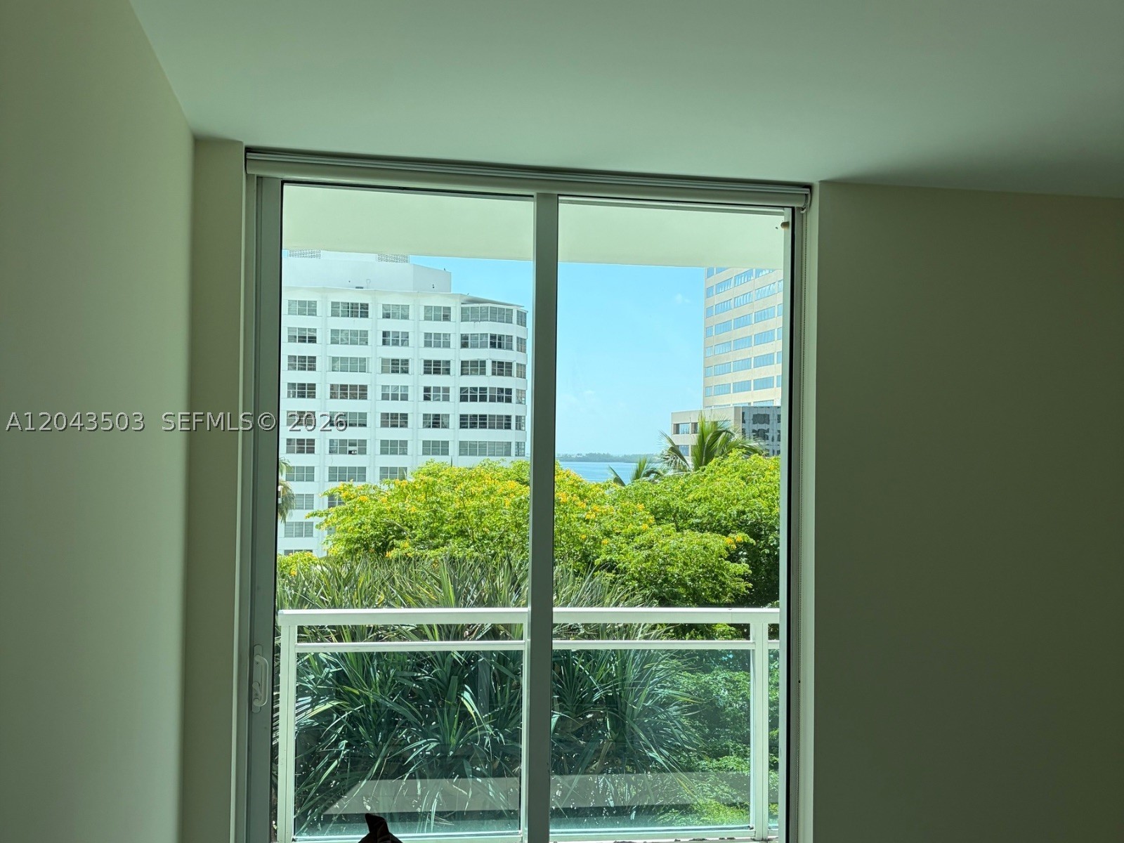 THE PLAZA 901 BRICKELL CO - Residential Lease