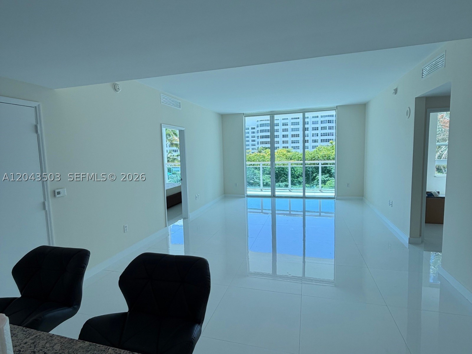 THE PLAZA 901 BRICKELL CO - Residential Lease