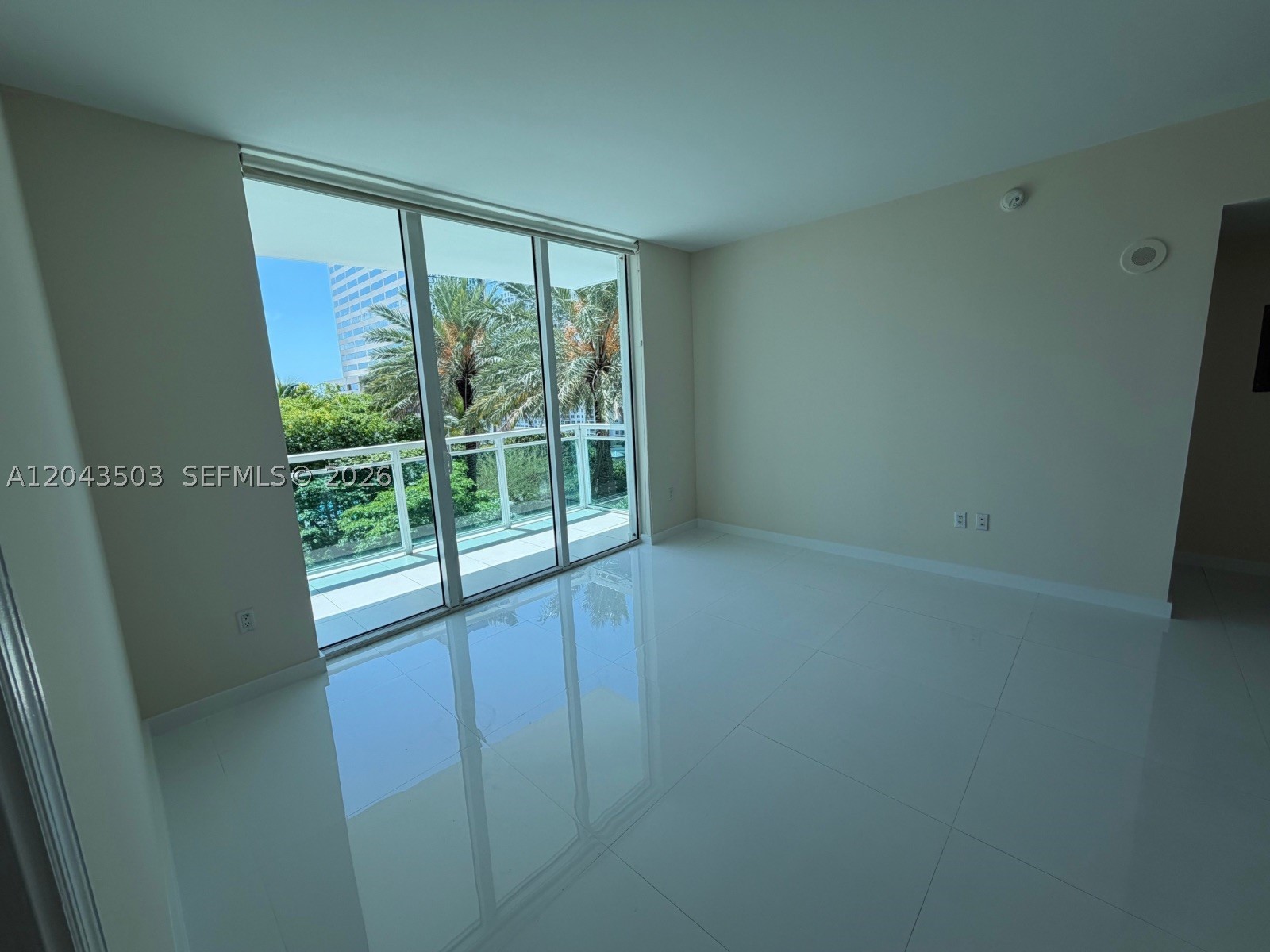 THE PLAZA 901 BRICKELL CO - Residential Lease