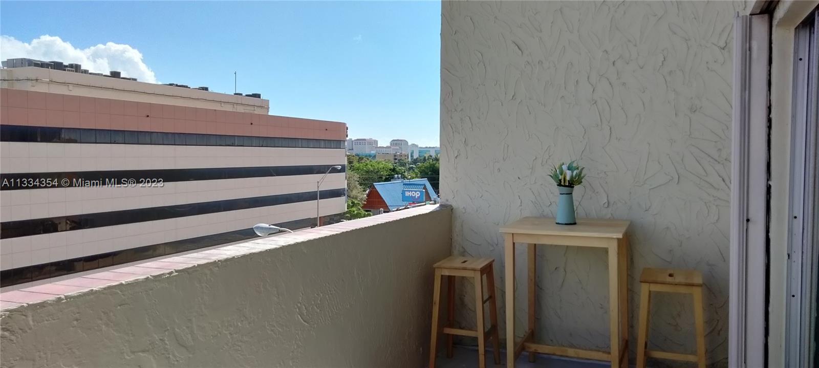 LE JEUNE HOUSE CONDO - Residential