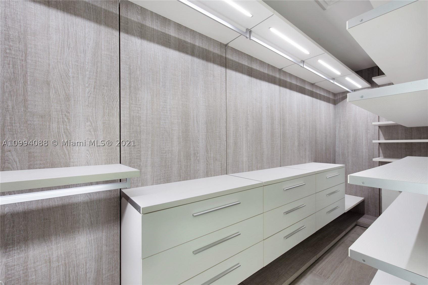 OCEANA KEY BISCAYNE CONDO - Residential