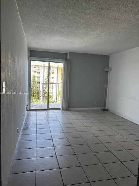 YOLANDA VILLAS CONDO - Residential