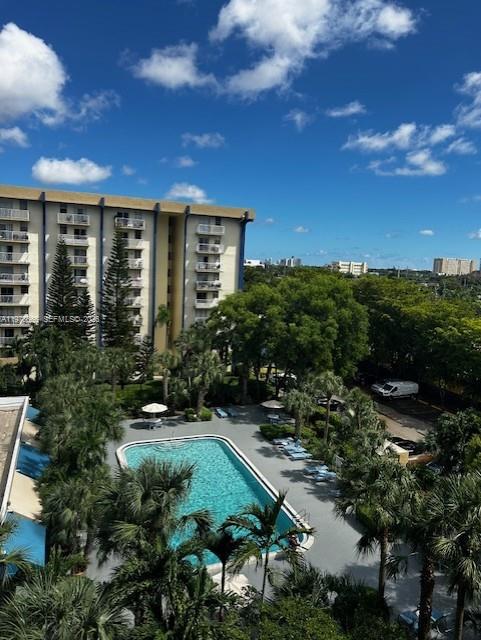 YOLANDA VILLAS CONDO - Residential