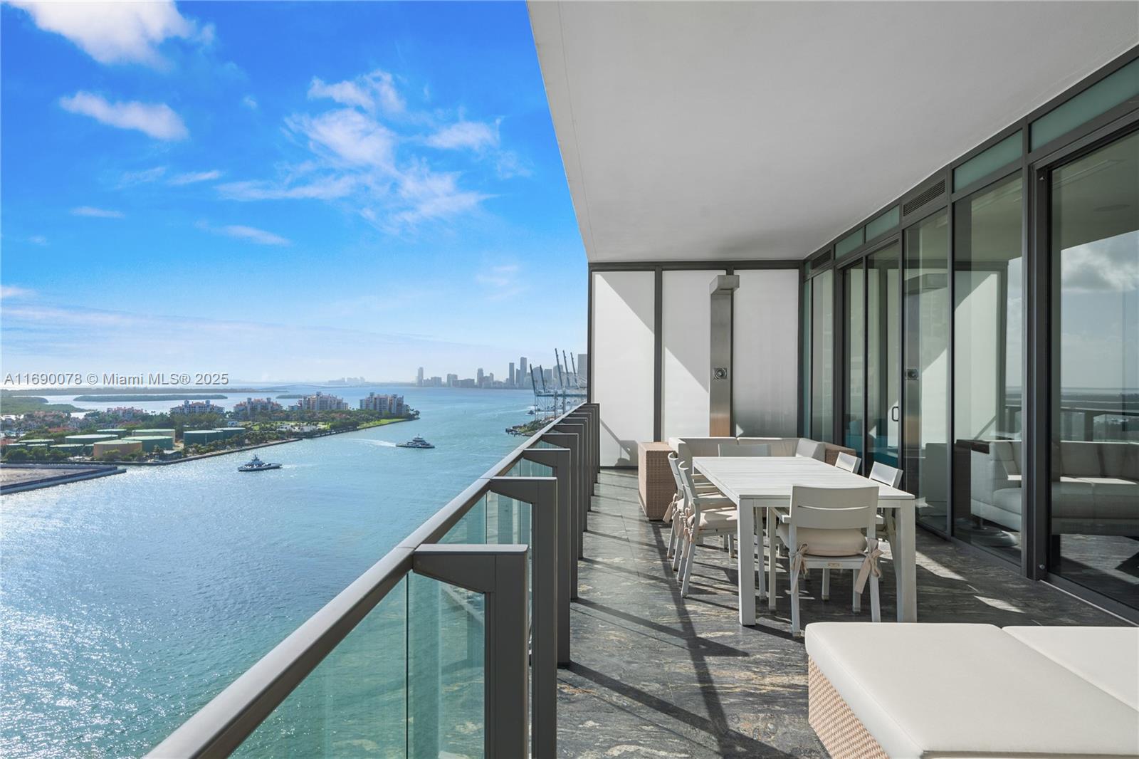 APOGEE CONDO - Residential