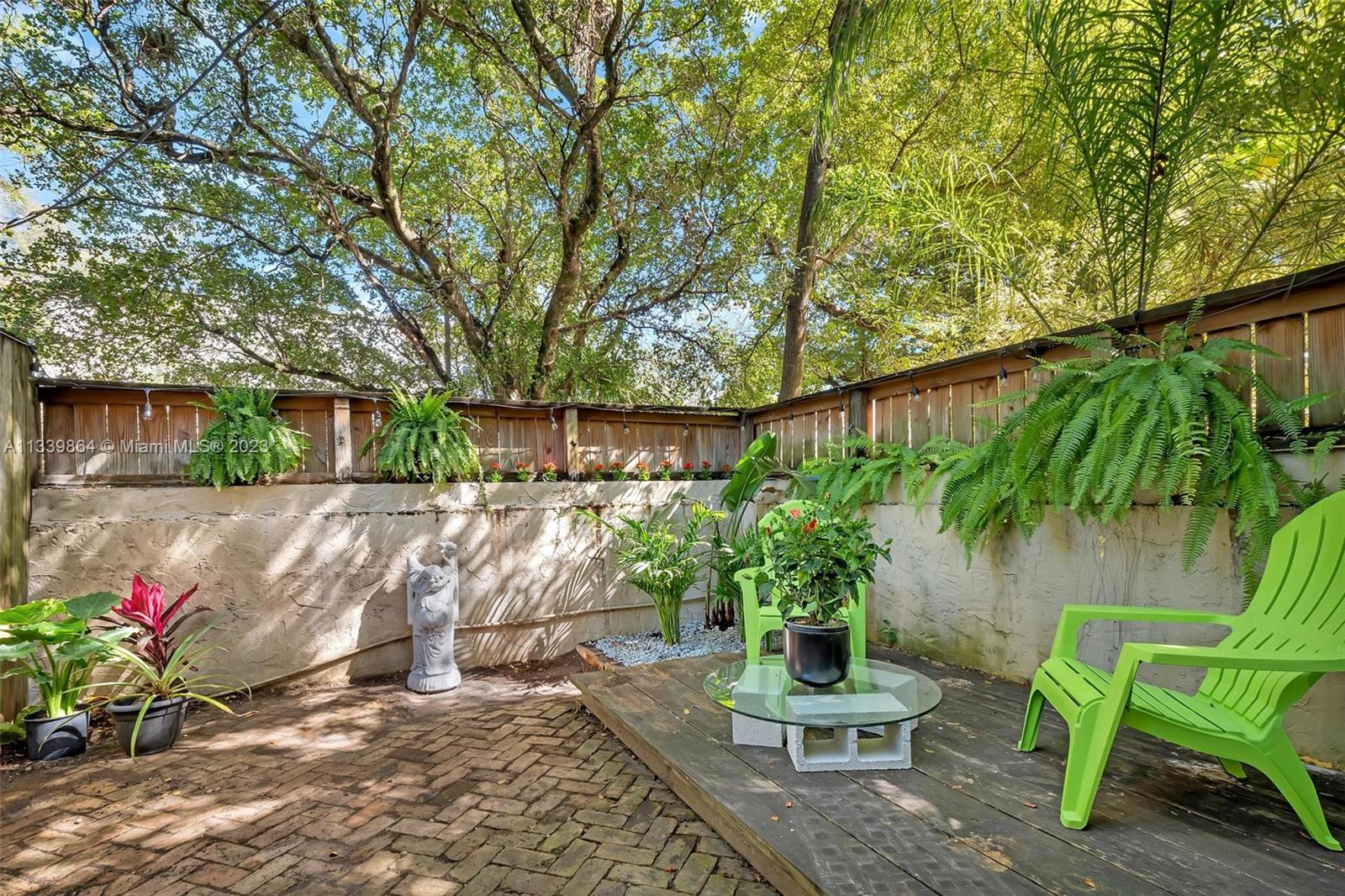 TRACY CONDO - Residential