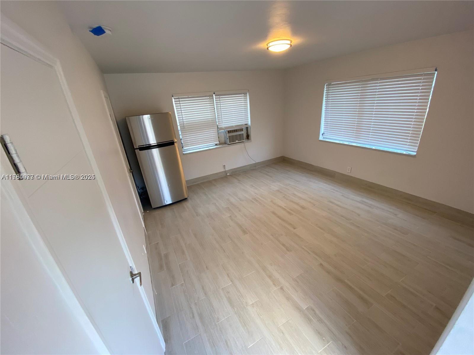 HOLLYWOOD HOMESITES REV P - Residential Lease