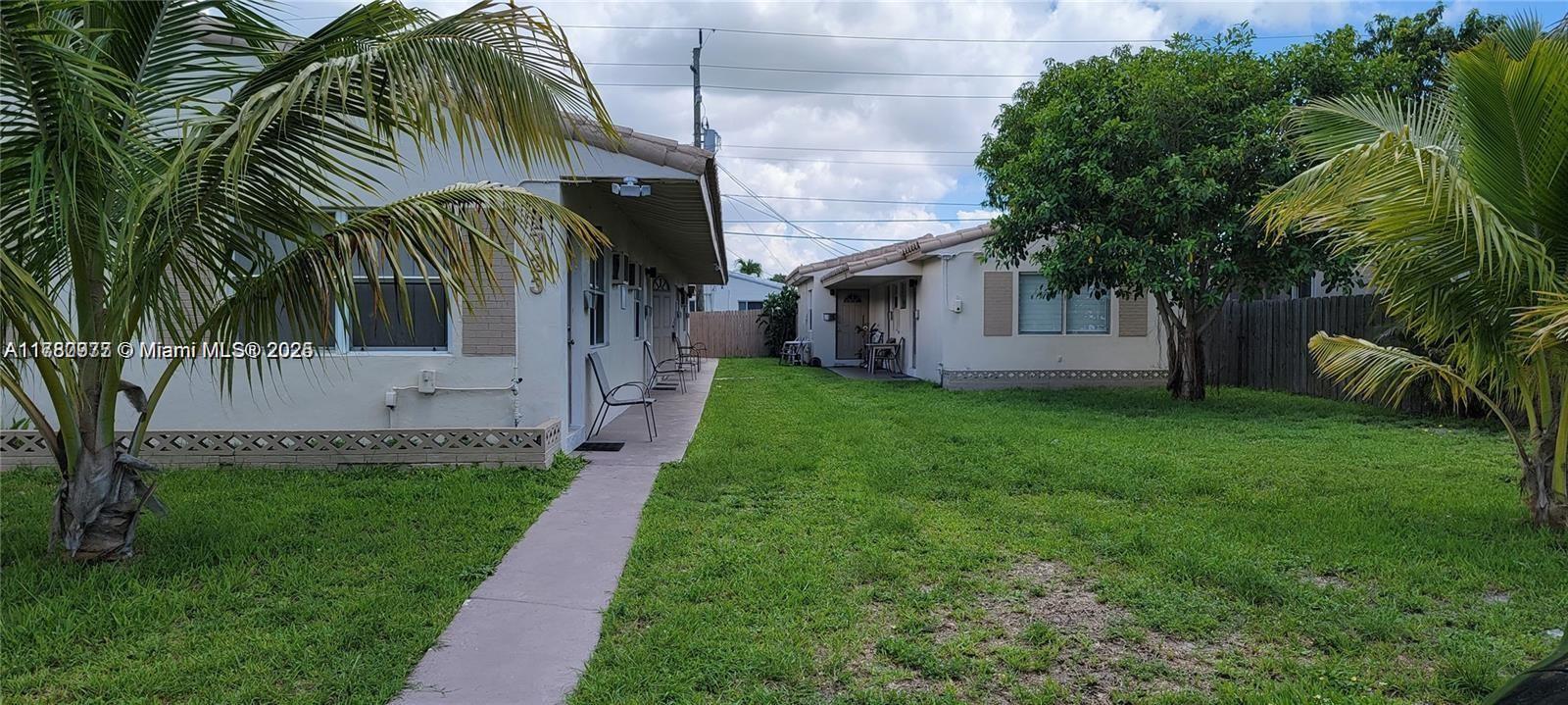 HOLLYWOOD HOMESITES REV P - Residential Lease