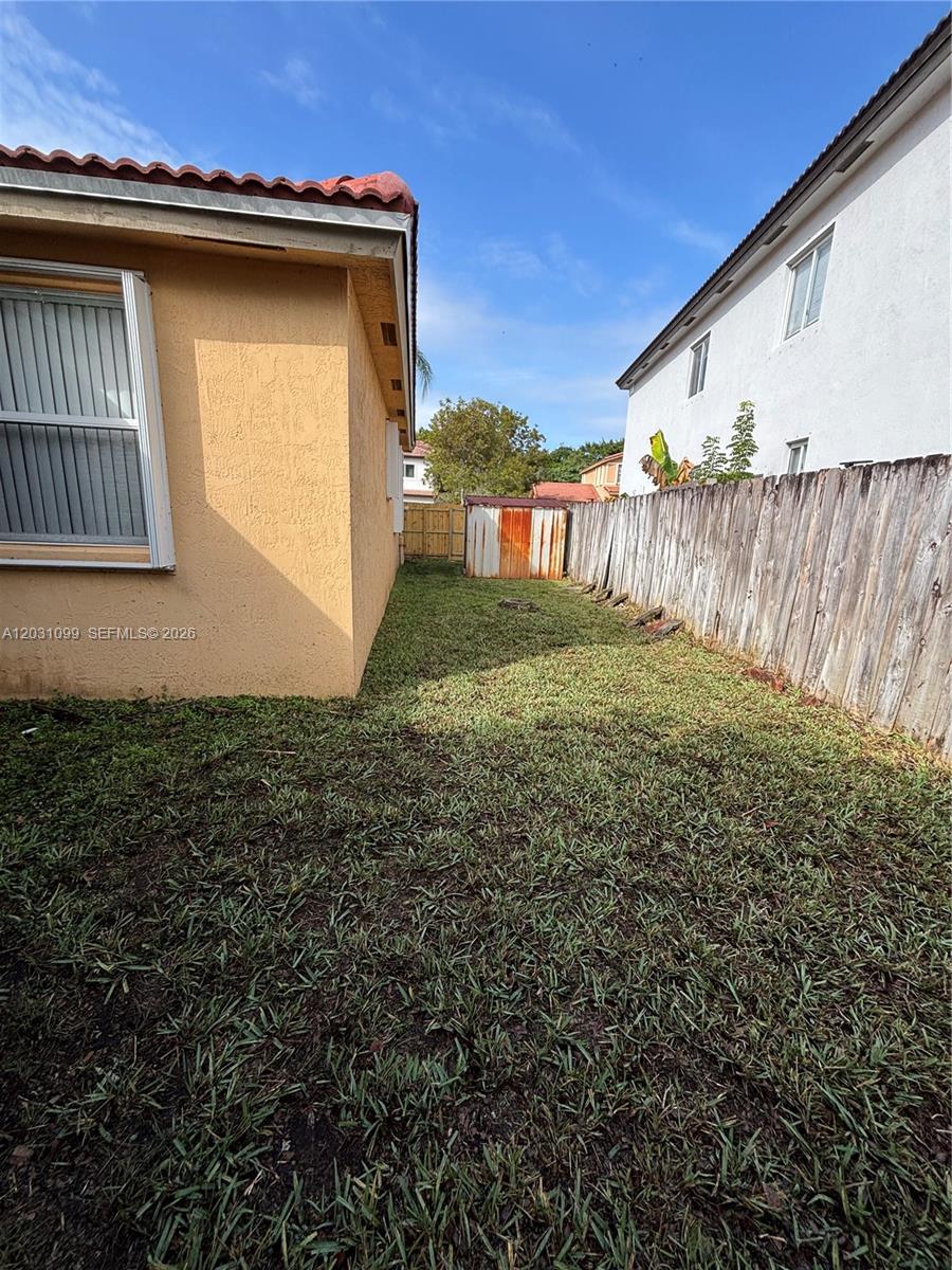 FLORIDIAN BAY ESTATES - Residential
