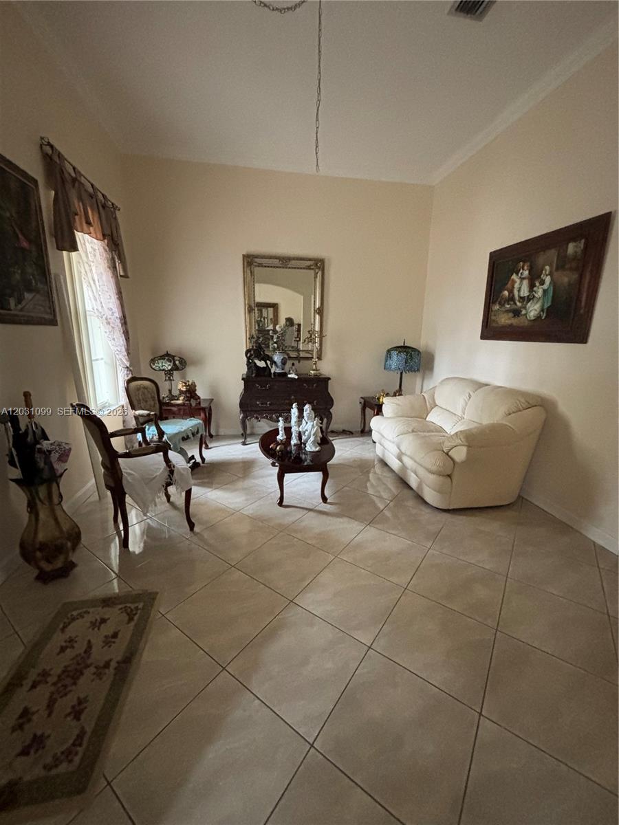 FLORIDIAN BAY ESTATES - Residential