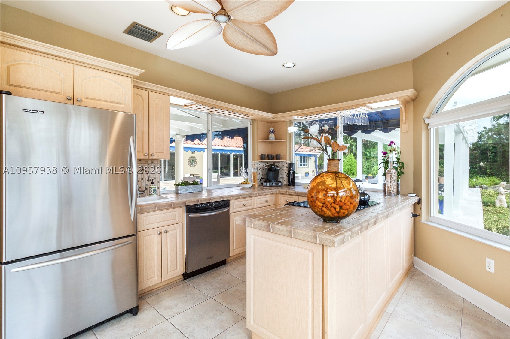 CORAL GABLES RIVIERA SEC - Residential
