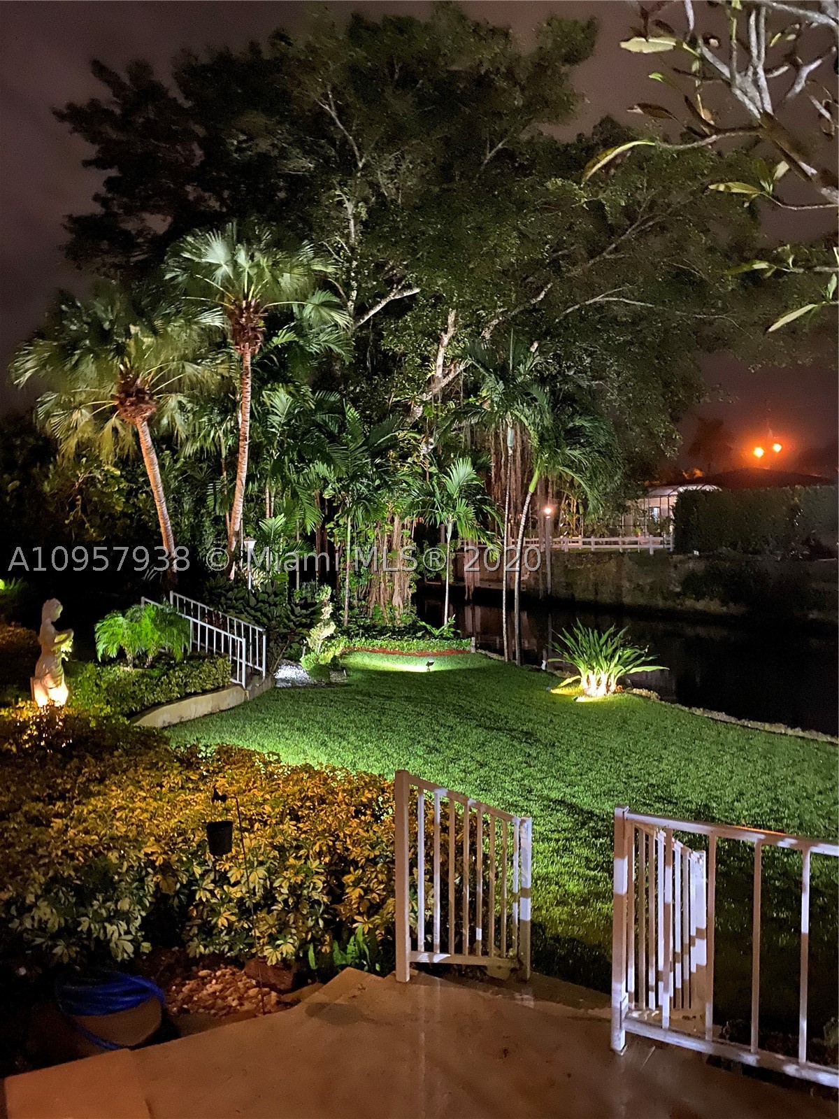 CORAL GABLES RIVIERA SEC - Residential