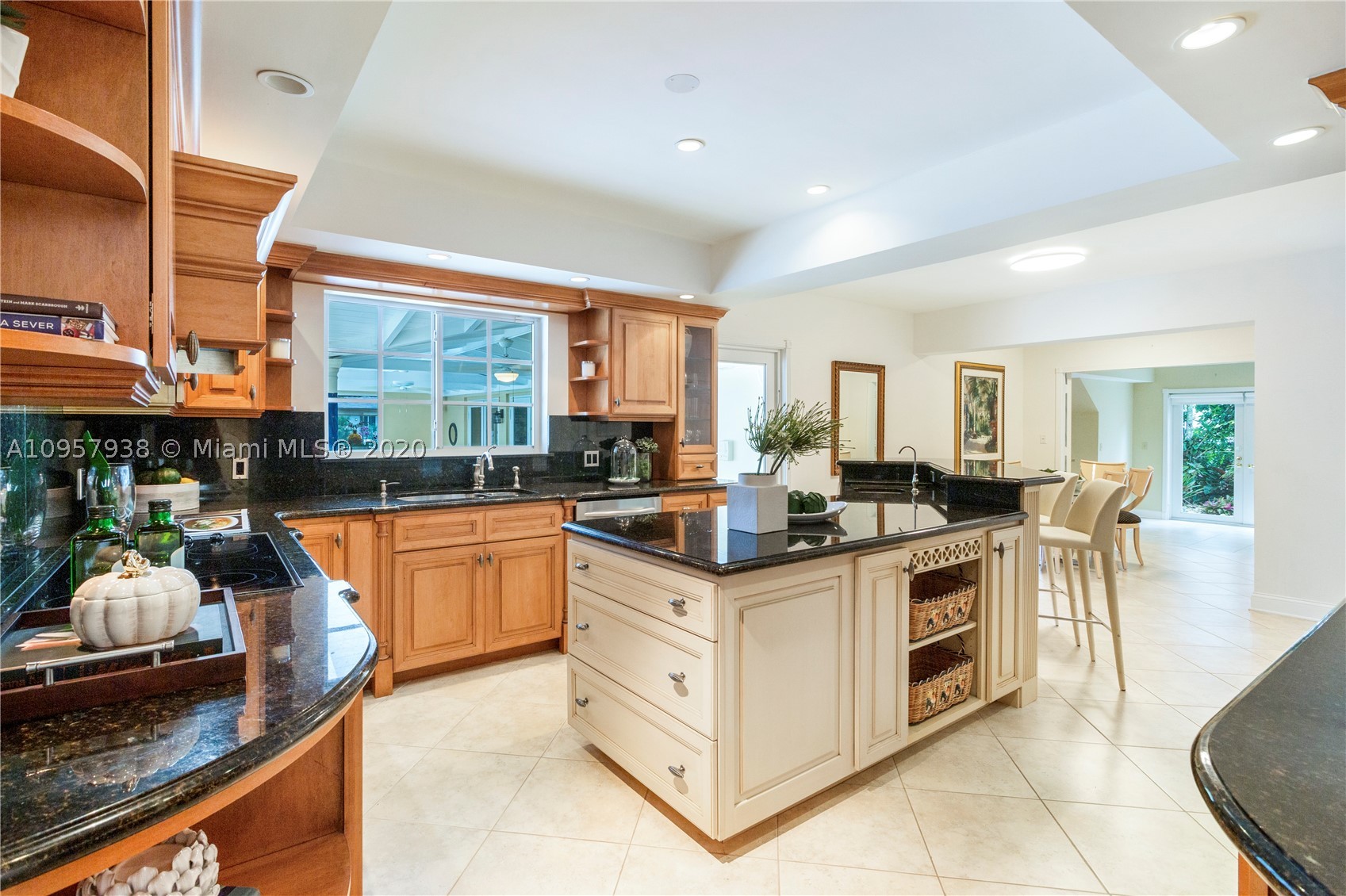 CORAL GABLES RIVIERA SEC - Residential