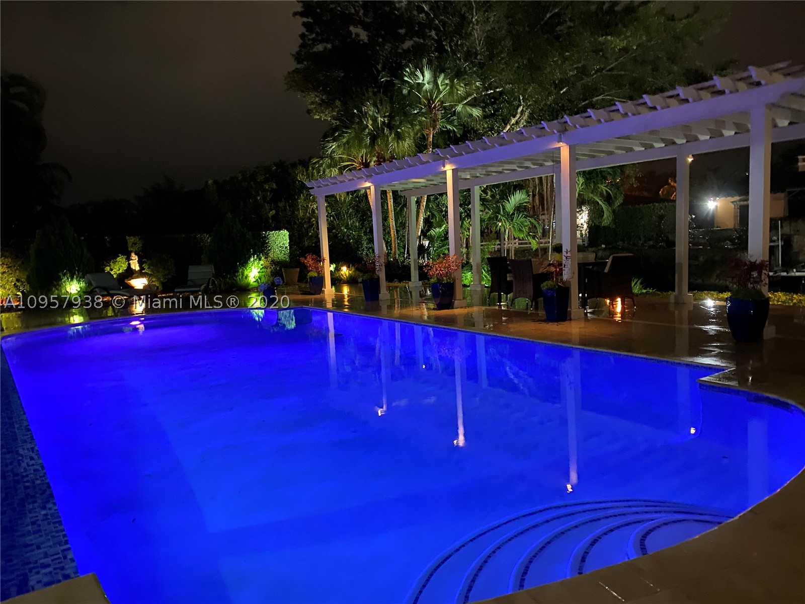 CORAL GABLES RIVIERA SEC - Residential