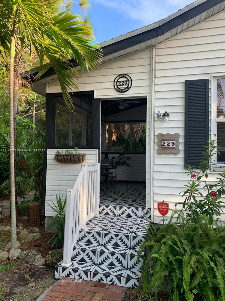 MODELO PARK - Residential Lease