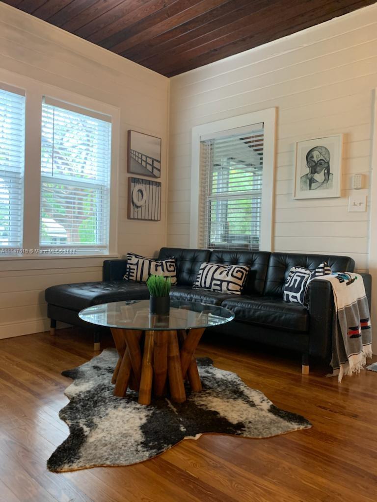MODELO PARK - Residential Lease