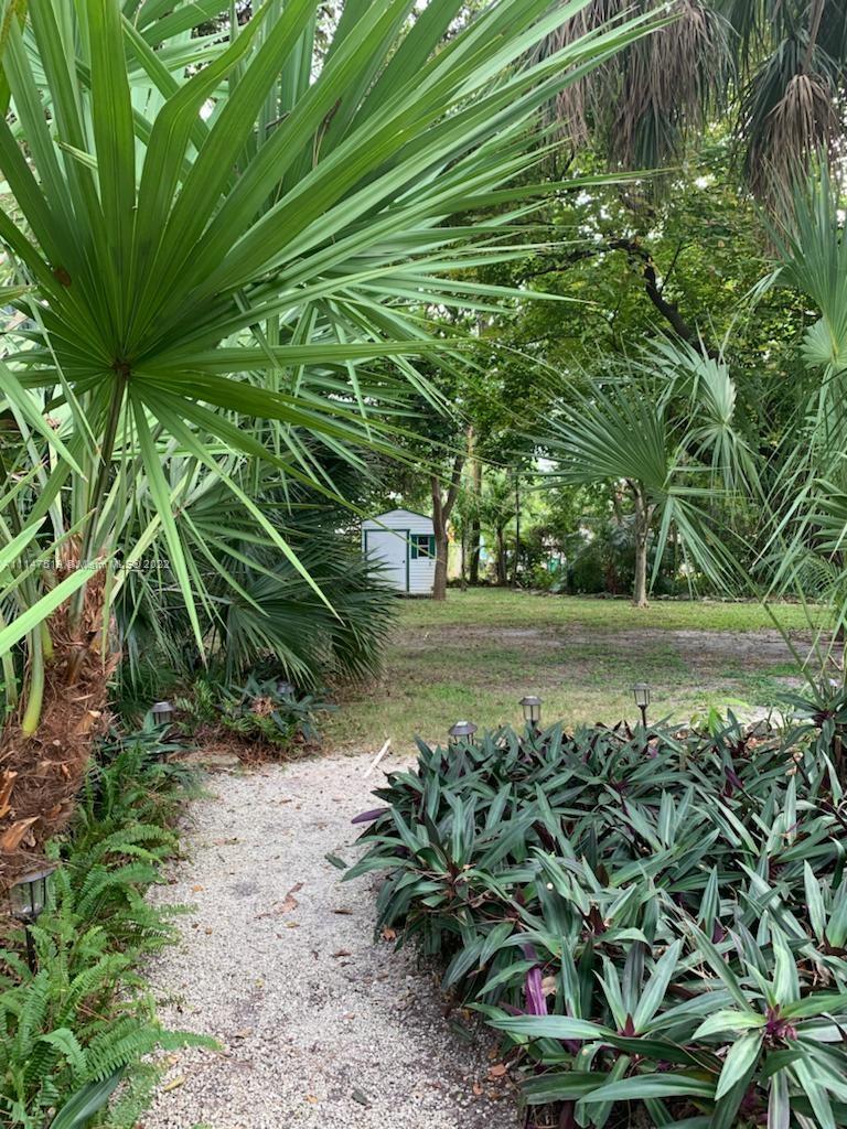MODELO PARK - Residential Lease