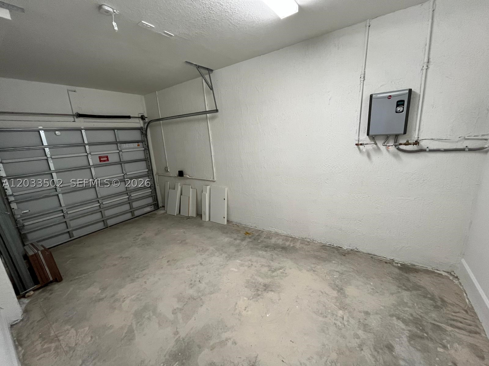 CORSICA SILVER PALM - Residential Lease