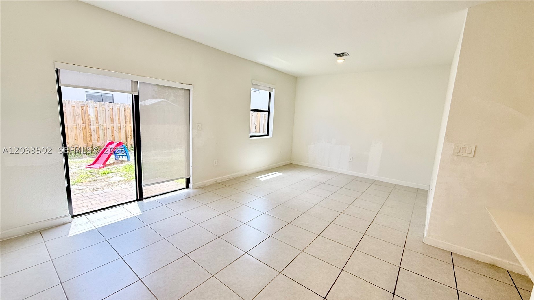 CORSICA SILVER PALM - Residential Lease